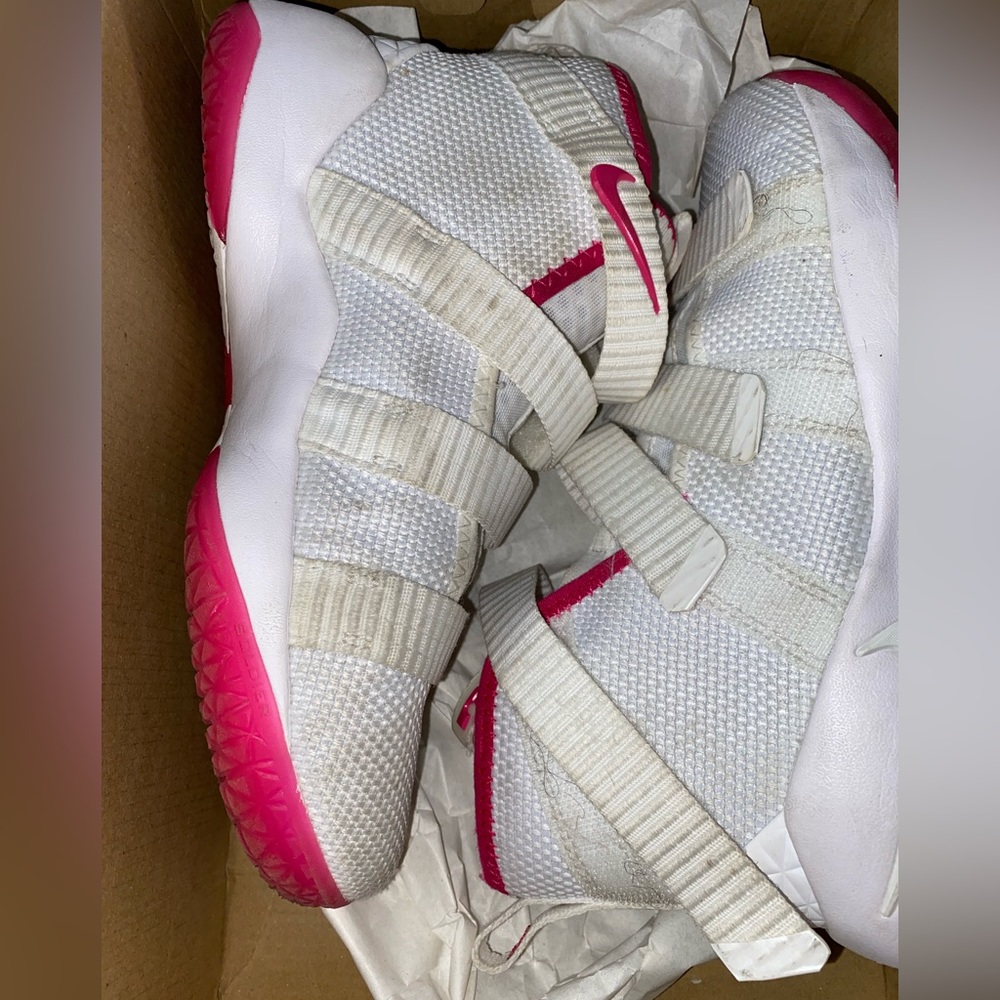 Nike Lebron Soldier XI ( preschool) Basketball shoes